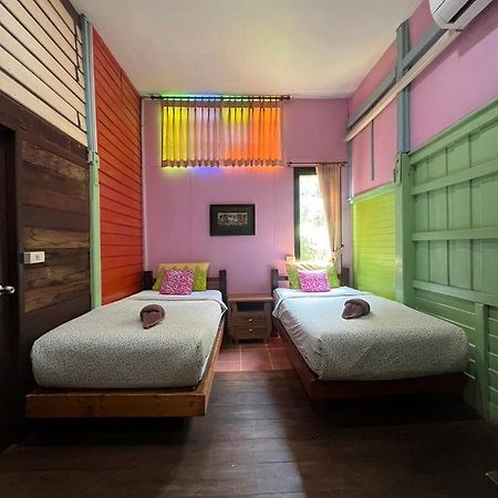 Tamarind Guesthouse فرا ناخون سي أيوتثايا المظهر الخارجي الصورة