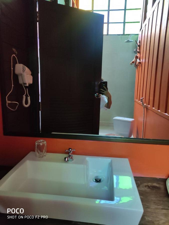 Tamarind Guesthouse فرا ناخون سي أيوتثايا المظهر الخارجي الصورة