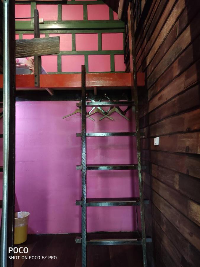Tamarind Guesthouse فرا ناخون سي أيوتثايا المظهر الخارجي الصورة
