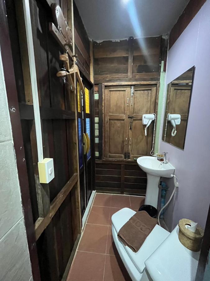 Tamarind Guesthouse فرا ناخون سي أيوتثايا المظهر الخارجي الصورة
